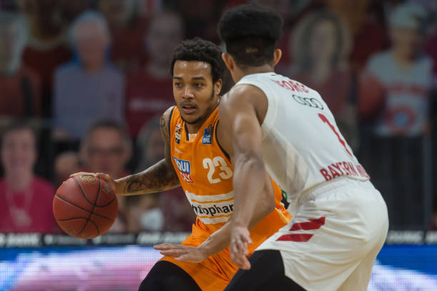 局让人感到 局让人感到